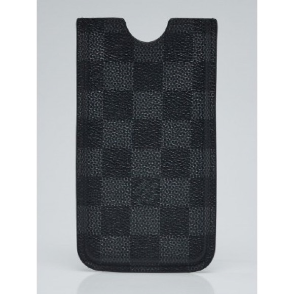 Authentic Louis Vuitton black & charcoal damier graphite iphone 4 hard case - Picture 2 of 12